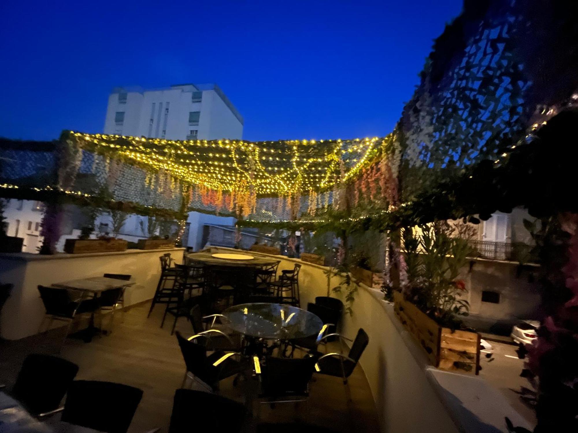 אלס Appart Hotel Les Fleurs מראה חיצוני תמונה